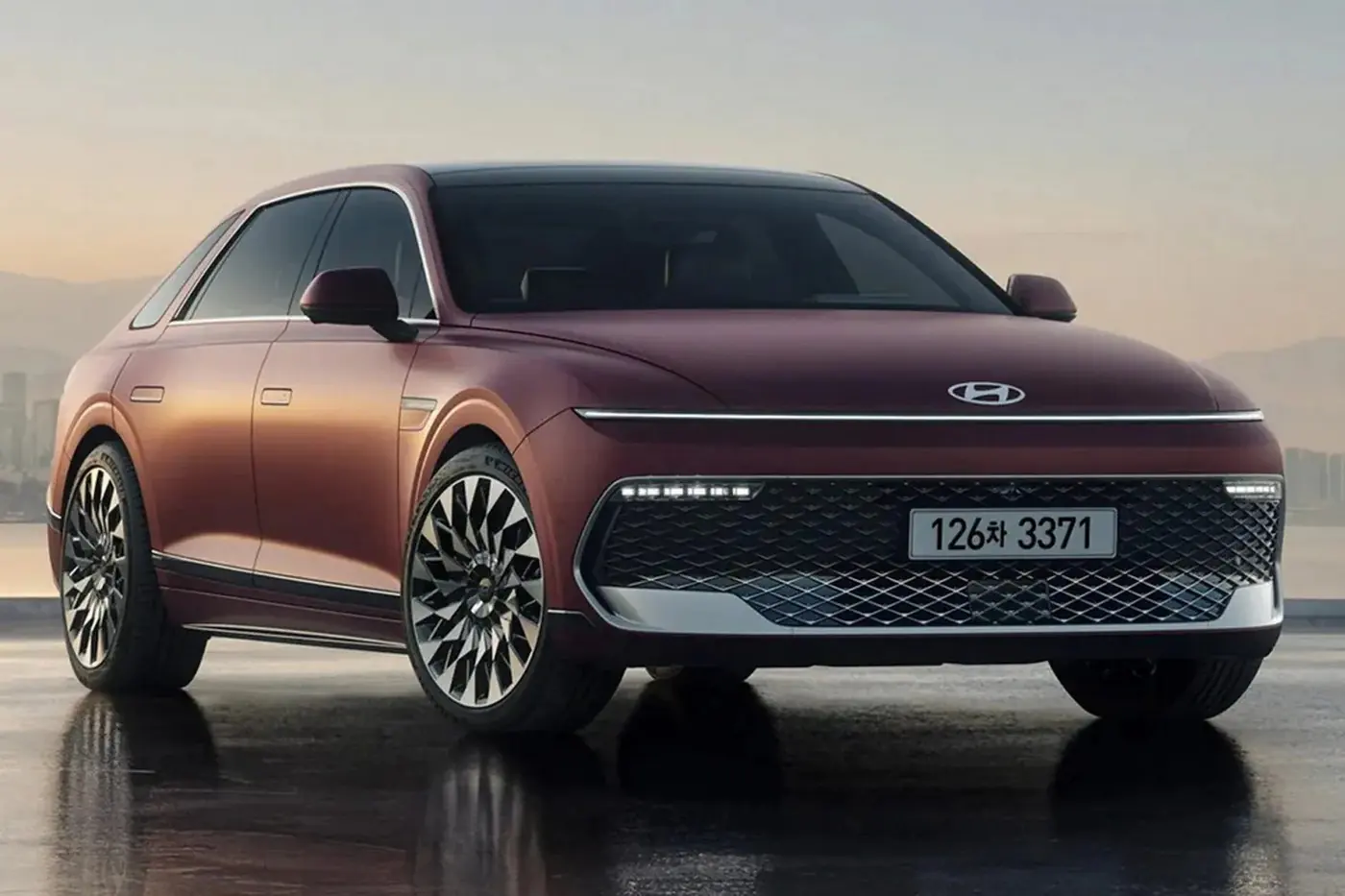 Флагманский седан Hyundai Grandeur: подретушированная внешность и новый интерьер