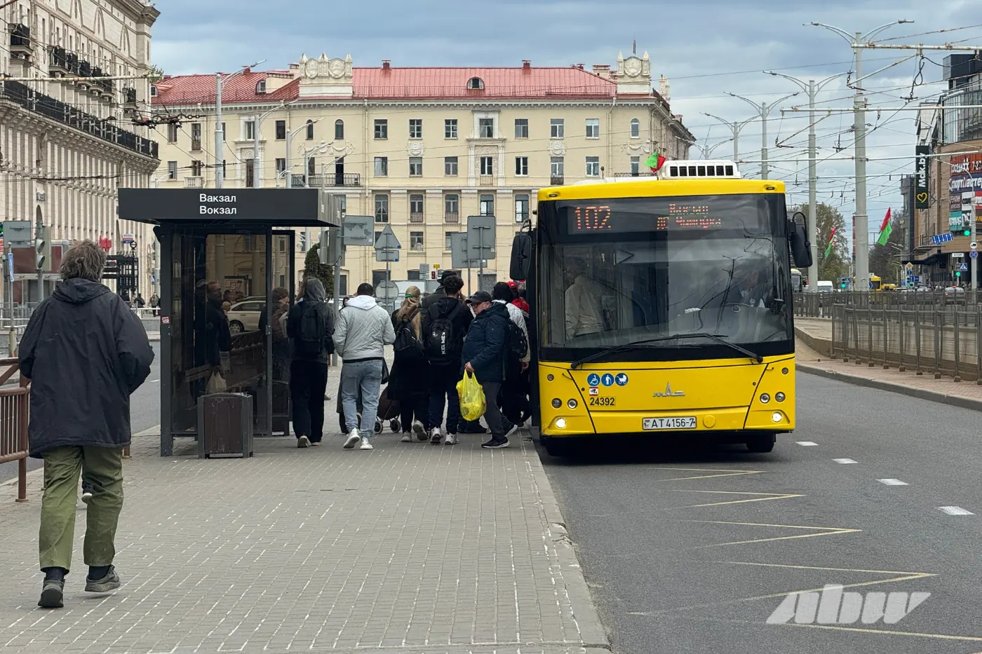 Проверили, как работает система адресного открытия дверей в общественном транспорте Минска
