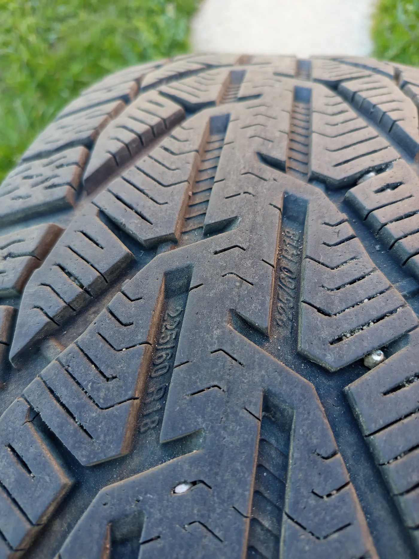 R18 225 60 Kormoran suv snov