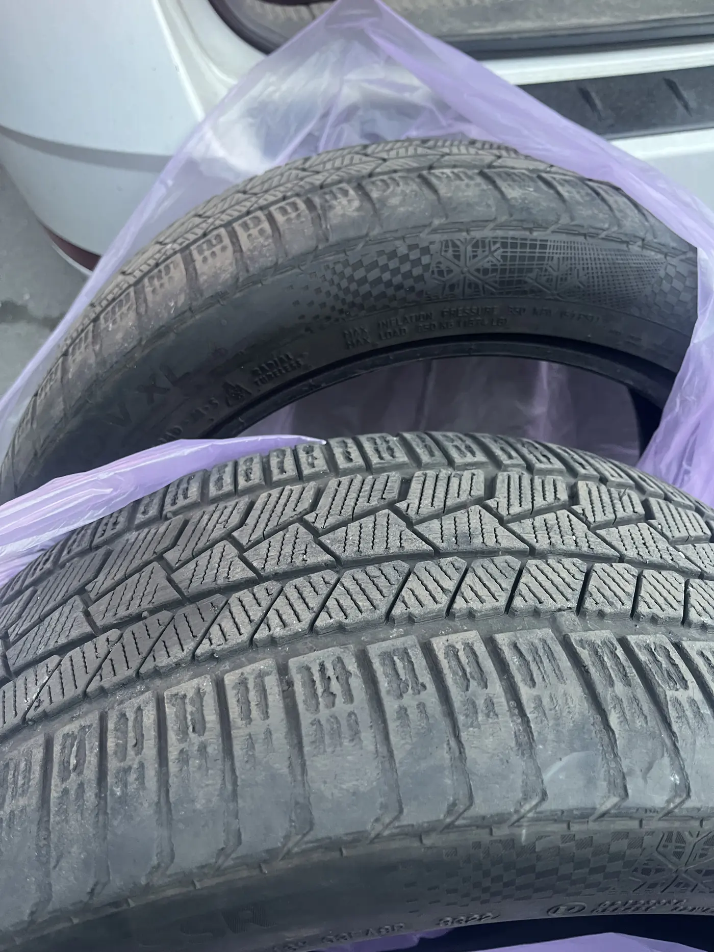 R19 245 45 Continental Wintercontact