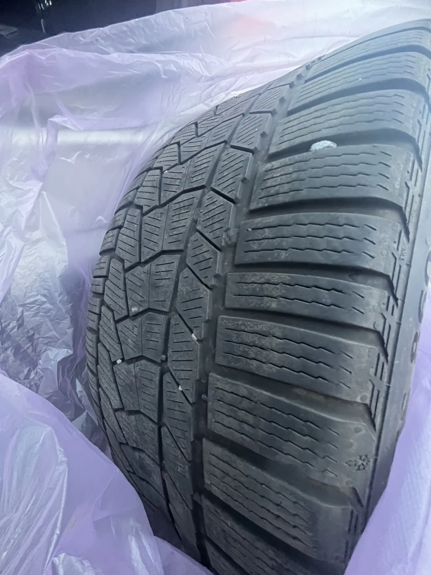 R19 275 45 Continental Wintercontact