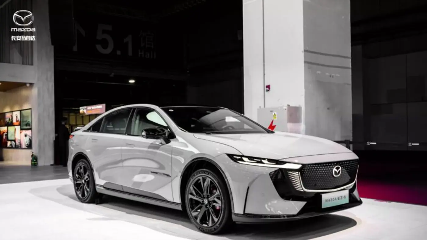 Mazda EZ-6 I, 2025