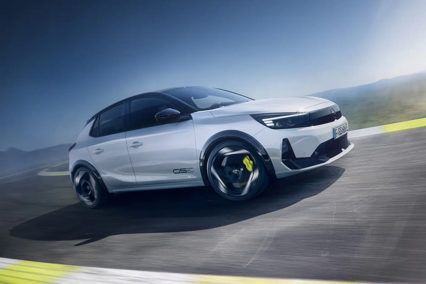 Самый динамичный Opel: первые подробности о Corsa GSE