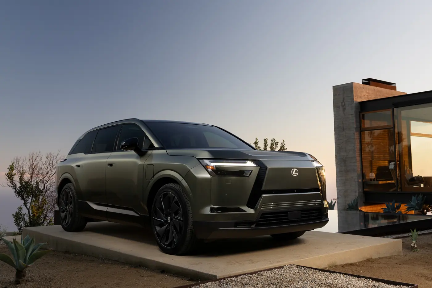 Lexus представила флагманский электрический кроссовер TZ