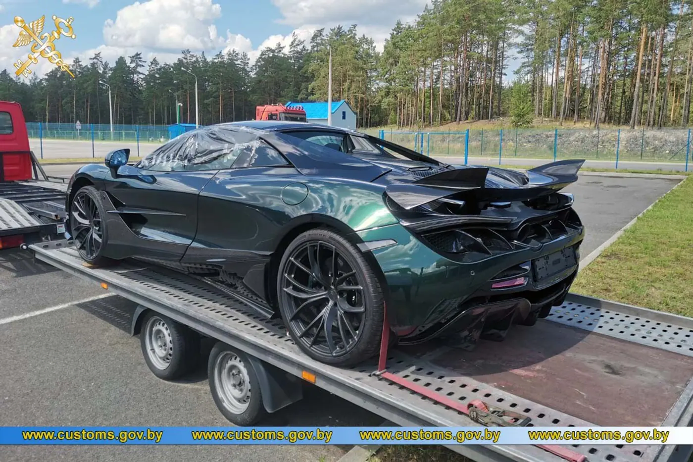 В Беларуси повторно продают конфискованный McLaren 720S Spider. Насколько подешевел?