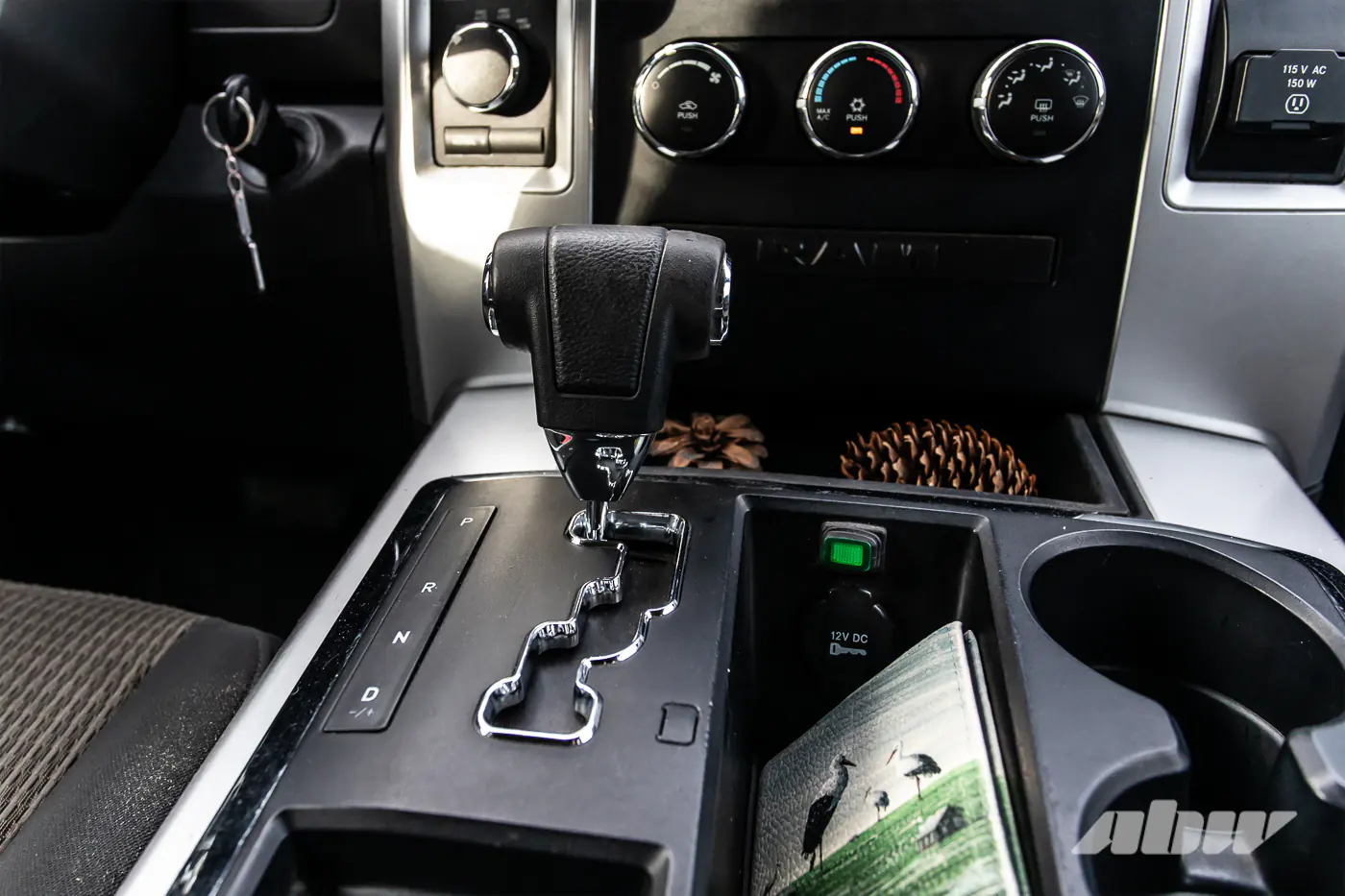 Очень крутой рейнджер: возвышаемся над потоком на Dodge Ram V8