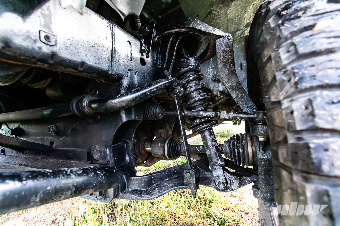 Очень крутой рейнджер: возвышаемся над потоком на Dodge Ram V8