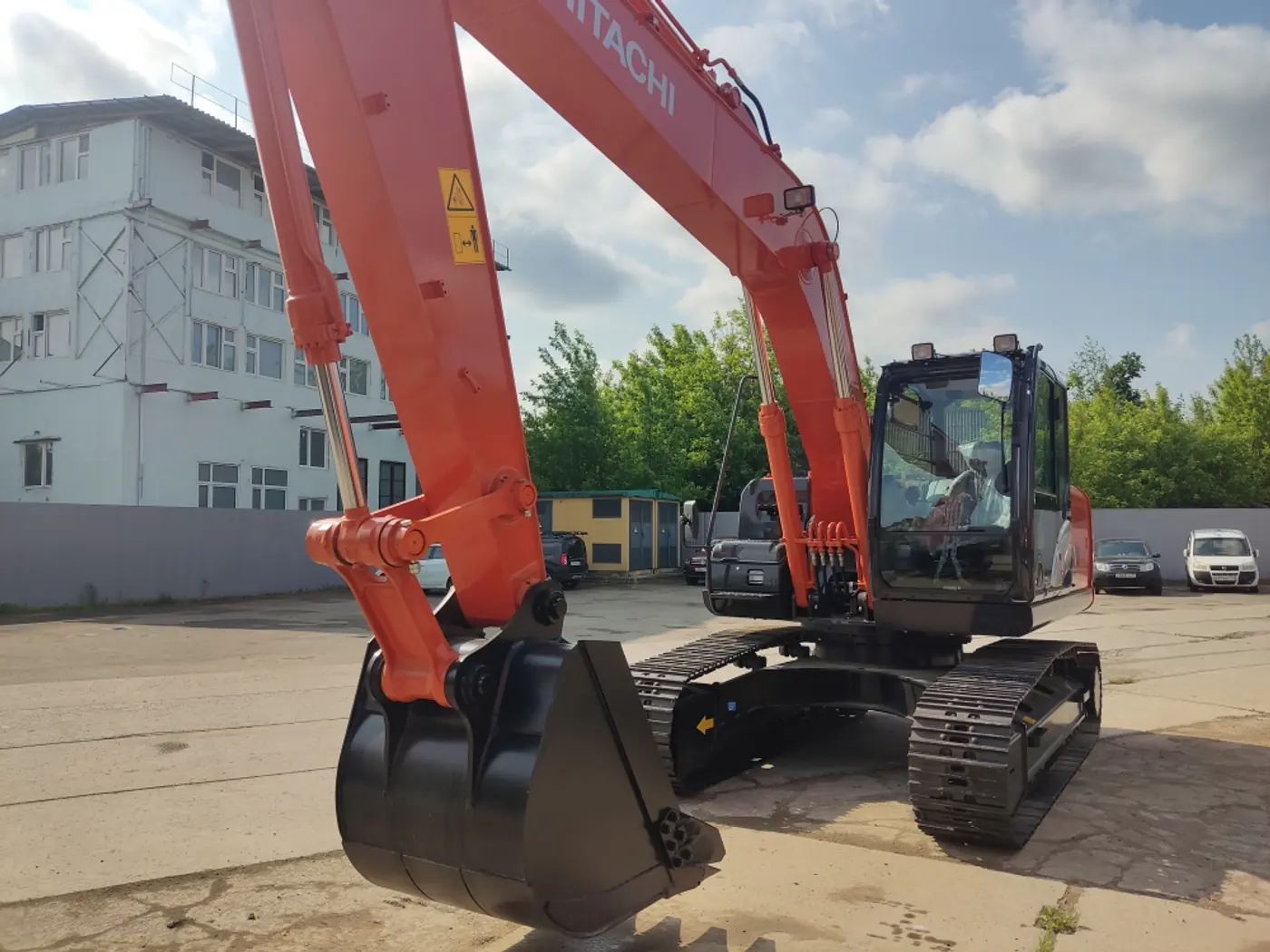 гусеничный экскаватор Hitachi ZX180 2025