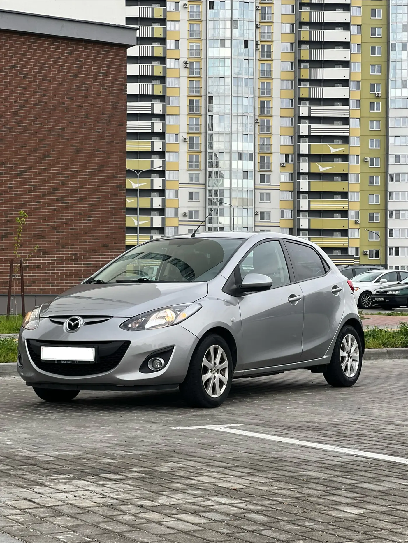 Mazda 2 II Рестайлинг (DE2), 2011