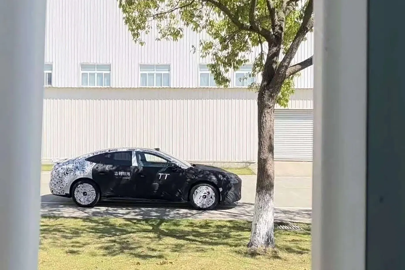 Имя от Audi, габариты от Xiaomi – новинка от Geely