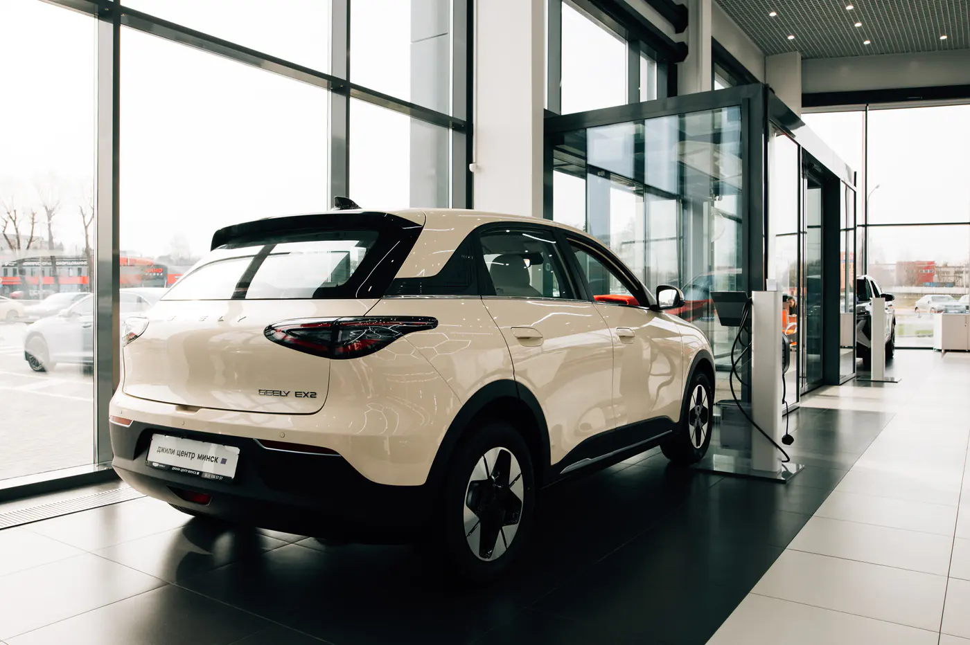 Geely EX2 – отличный вариант первого автомобиля. Рассказываем почему