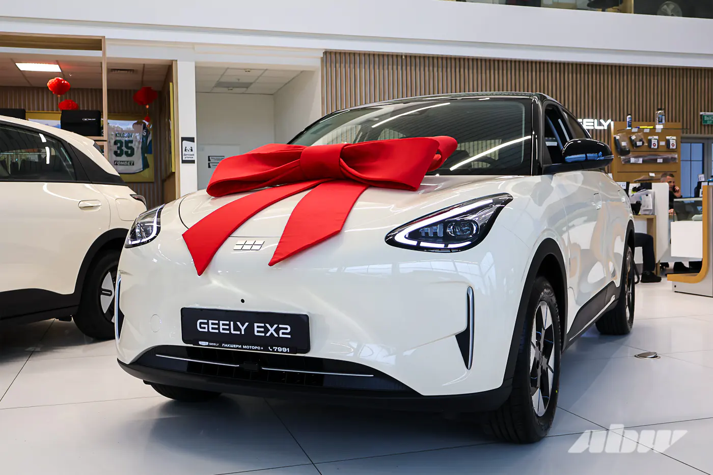 Geely EX2 против бензинового седана: считаем реальную экономию