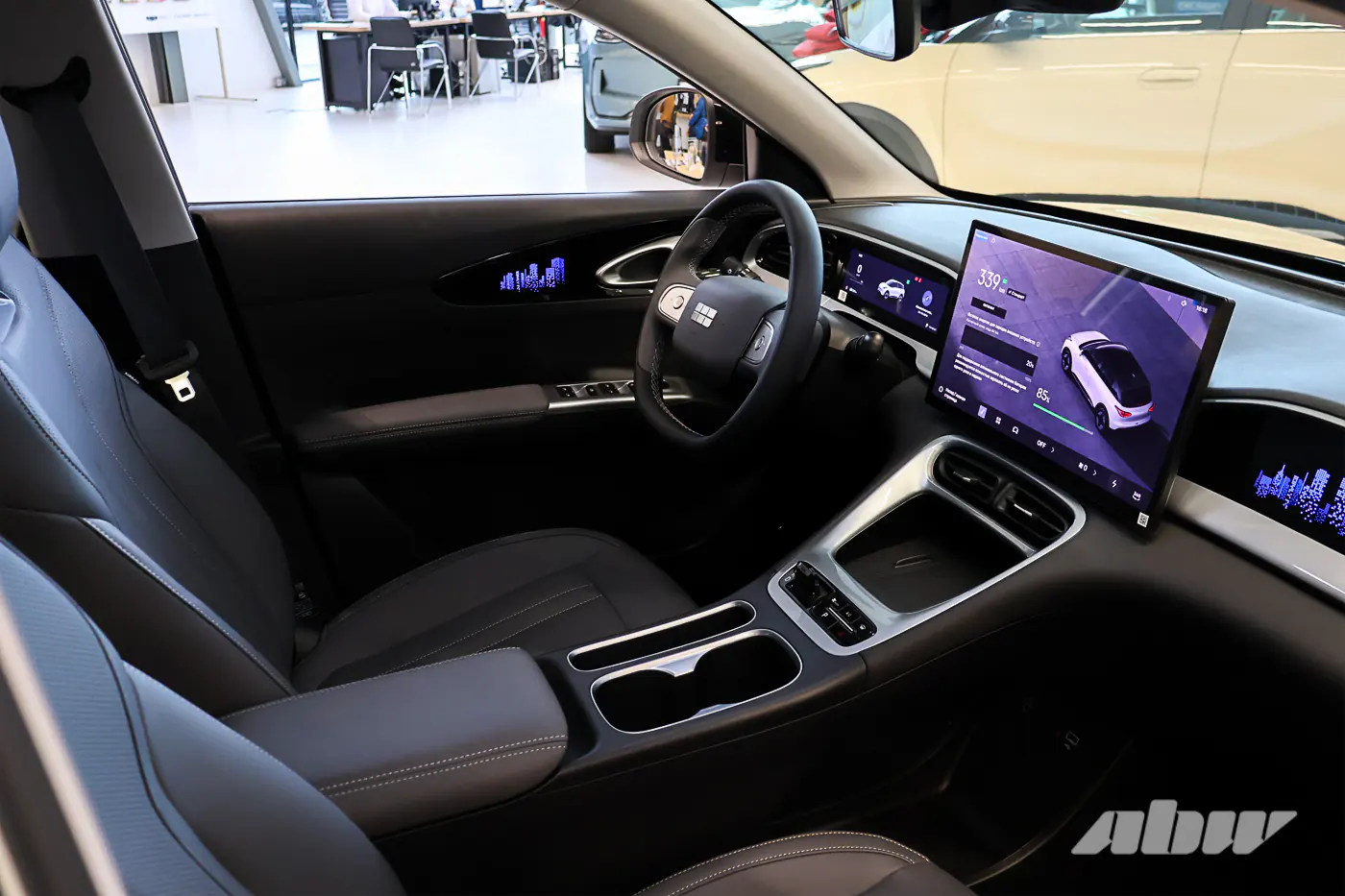 Geely EX2 против бензинового седана: считаем реальную экономию