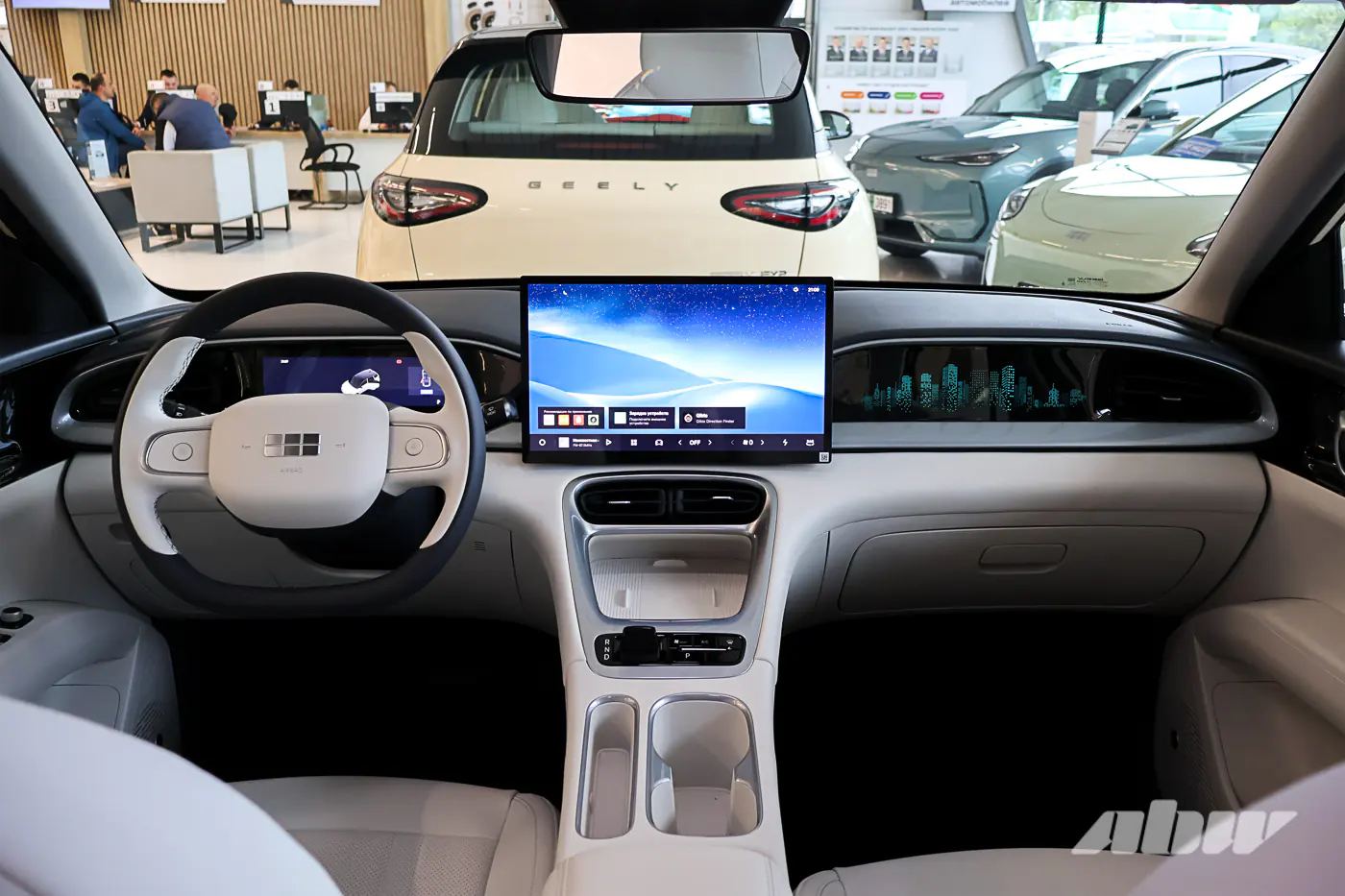 Geely EX2 против бензинового седана: считаем реальную экономию