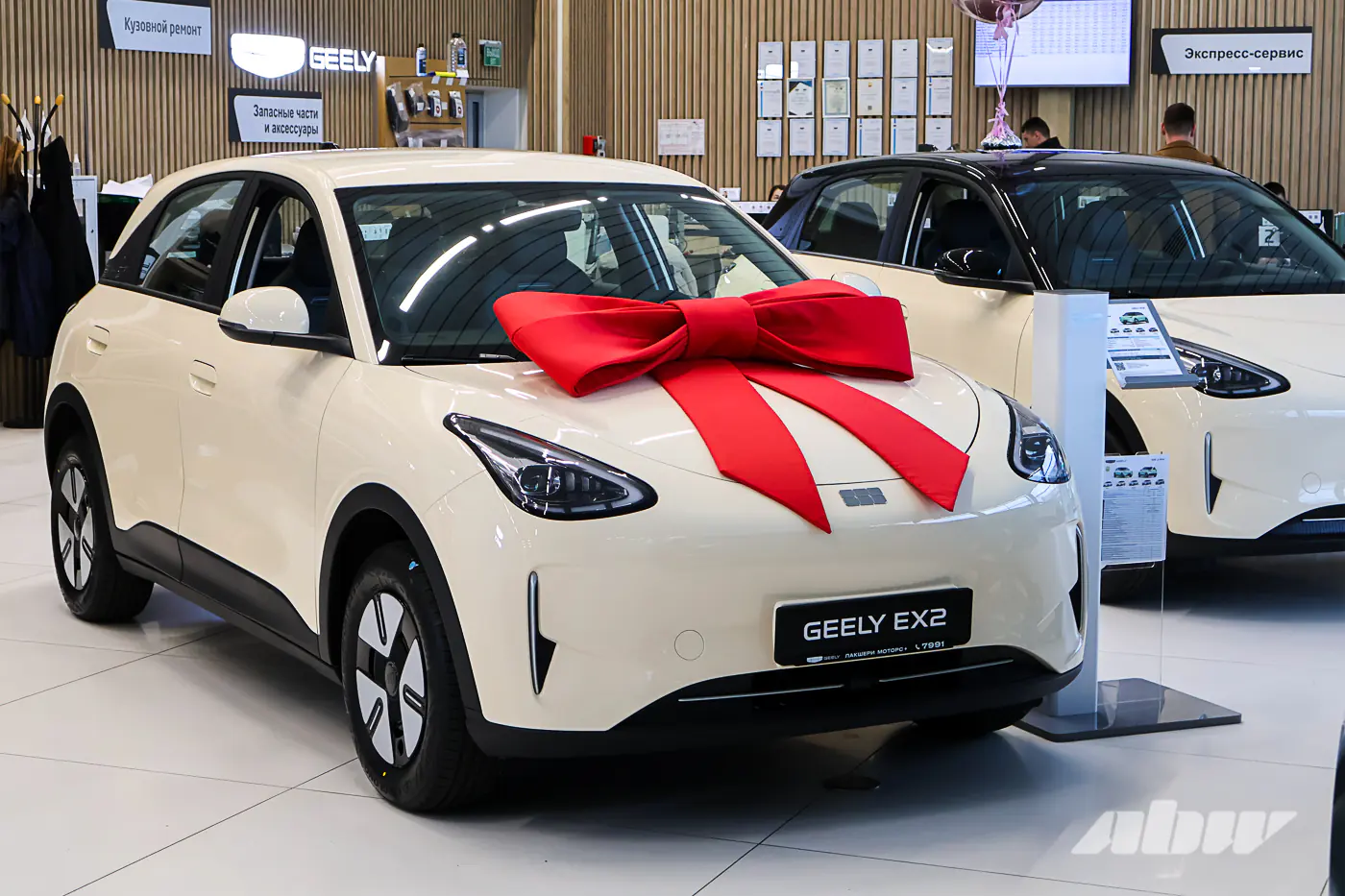 Geely EX2 против бензинового седана: считаем реальную экономию
