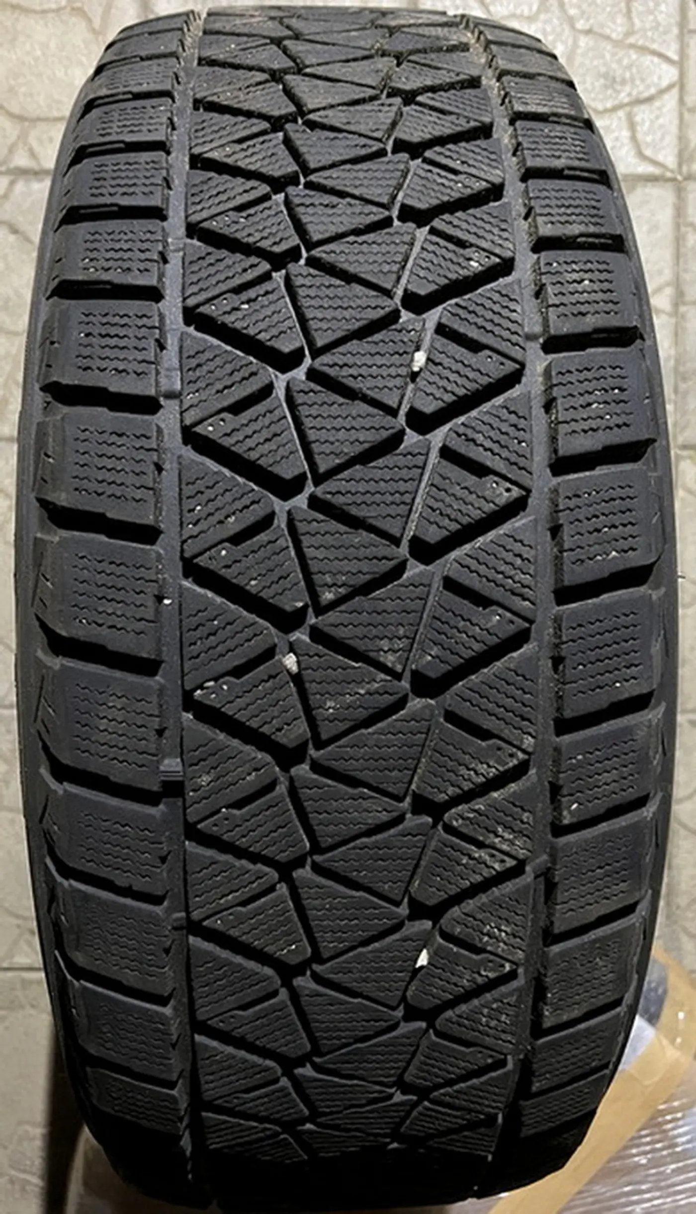 R18 265 60 Bridgestone Blizzak DM-V2