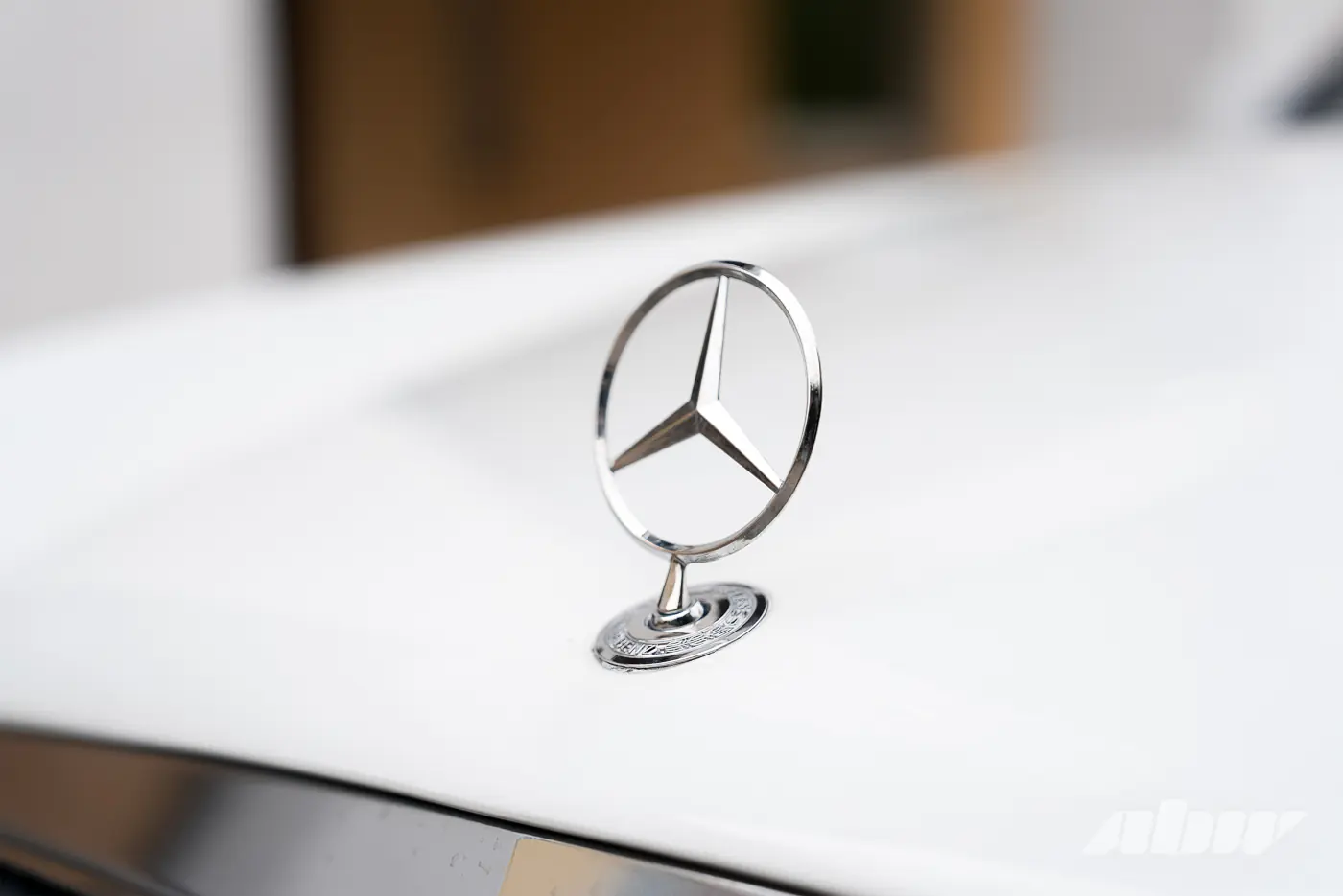 «На следующее утро после покупки не завелся»: история восстановления Mercedes W210