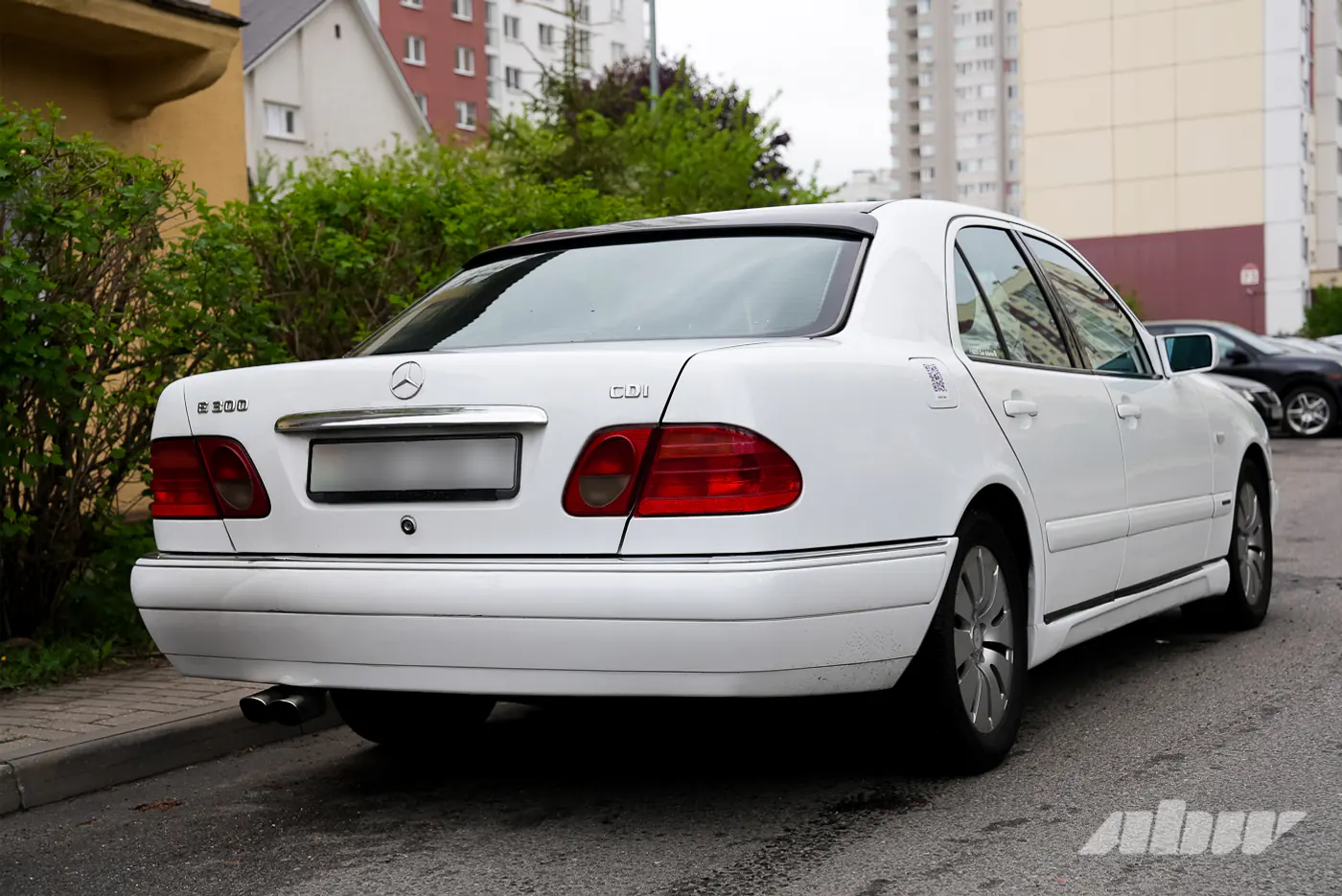 «На следующее утро после покупки не завелся»: история восстановления Mercedes W210
