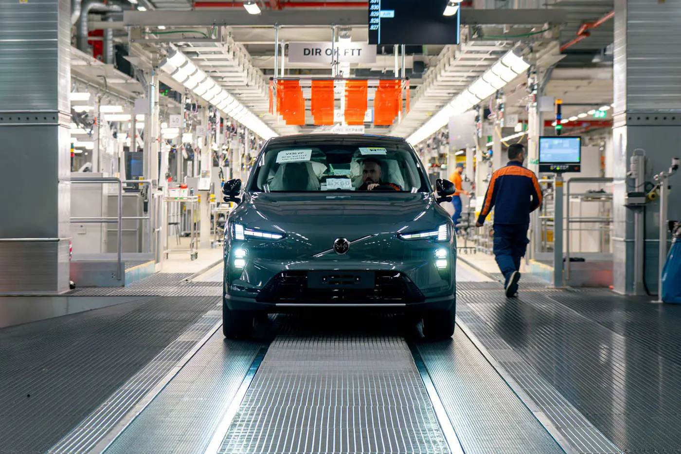 Курс на электрификацию: Volvo отказалась от производства ДВС