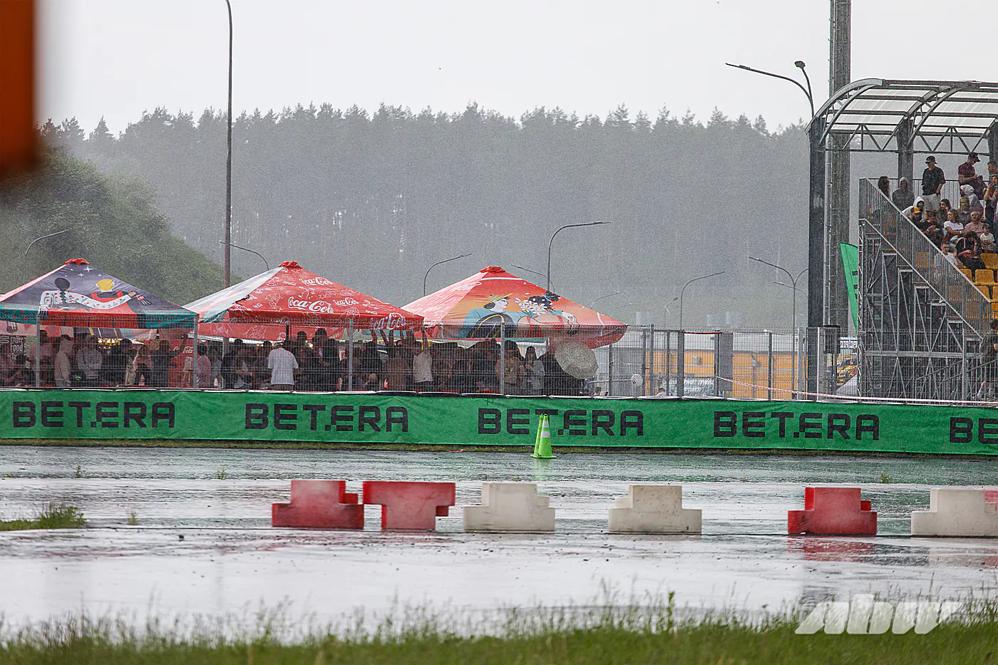 Дым над водой: как прошел этап Betera чемпионата Беларуси по дрифту в Стайках