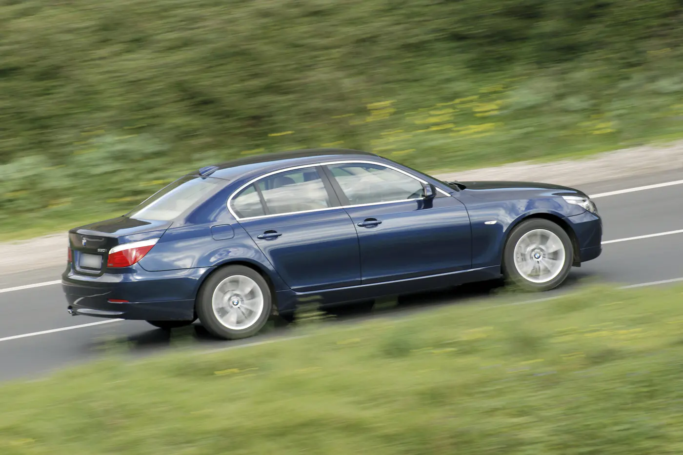 Понторезки: сравниваем стоимость обслуживания BMW E60 и Mercedes-Benz W211