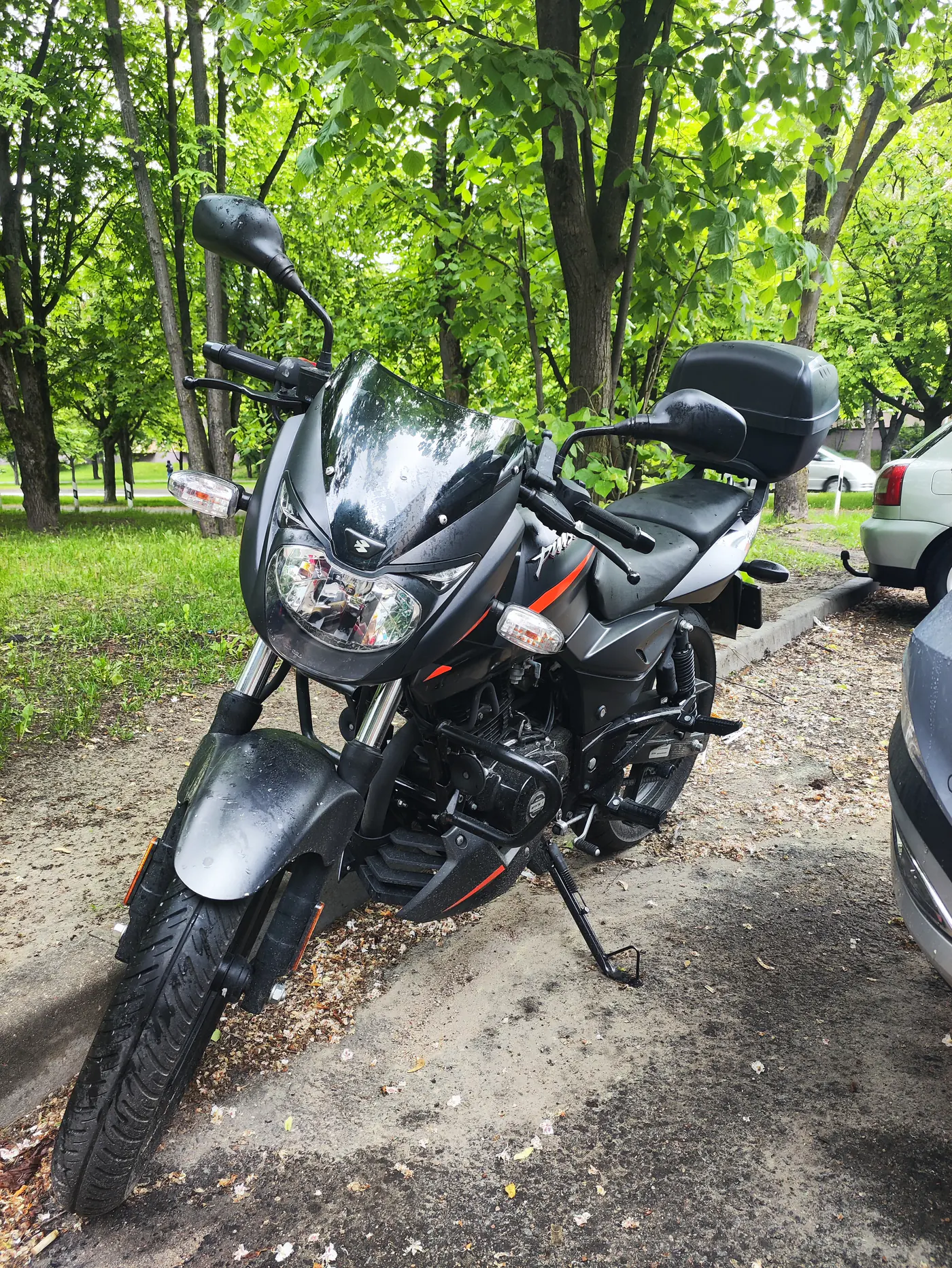Bajaj Pulsar 180, 2023