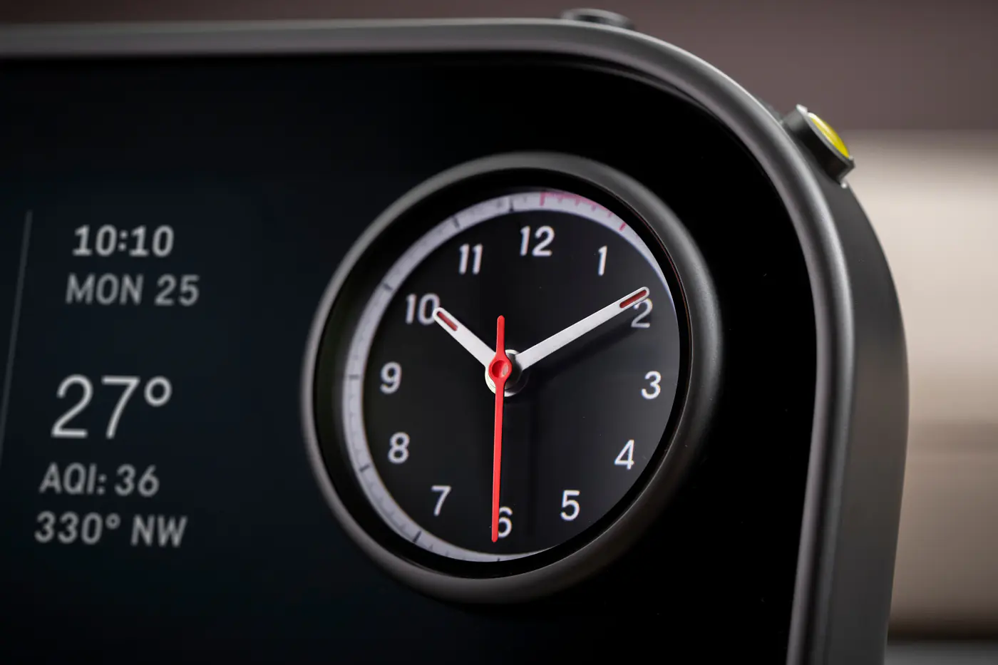 Ferrari в стиле Apple: встречаем Luce – первый электромобиль из Маранелло