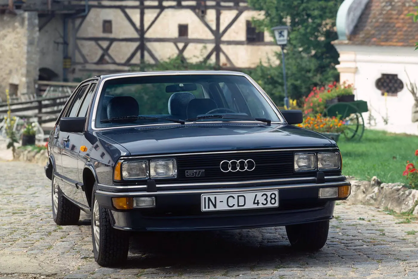 Пять цилиндров и «четыре кольца»: полувековой юбилей «пятерки» Audi