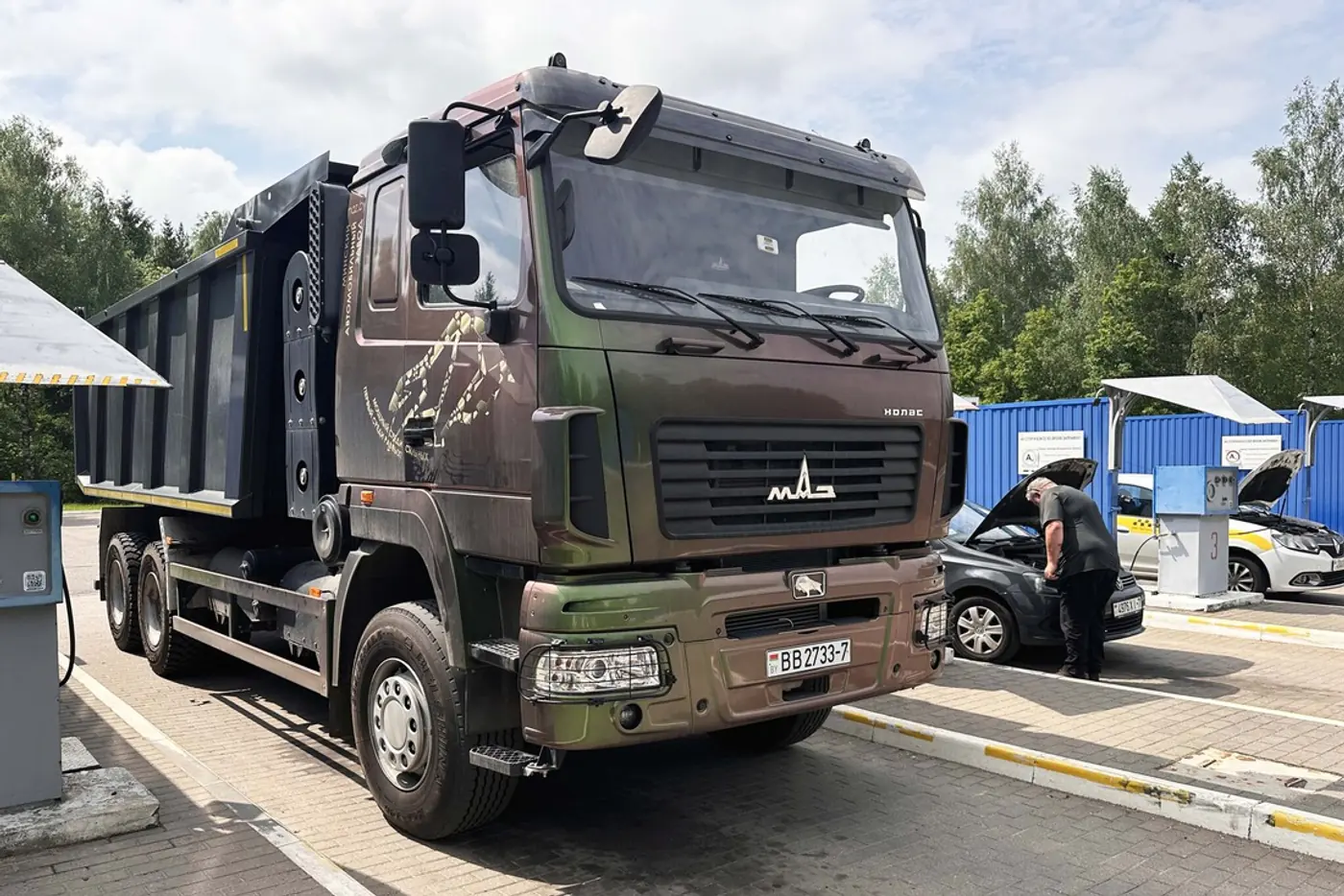 Газовый самосвал МАЗ начали тестировать в ЖКХ Минской области