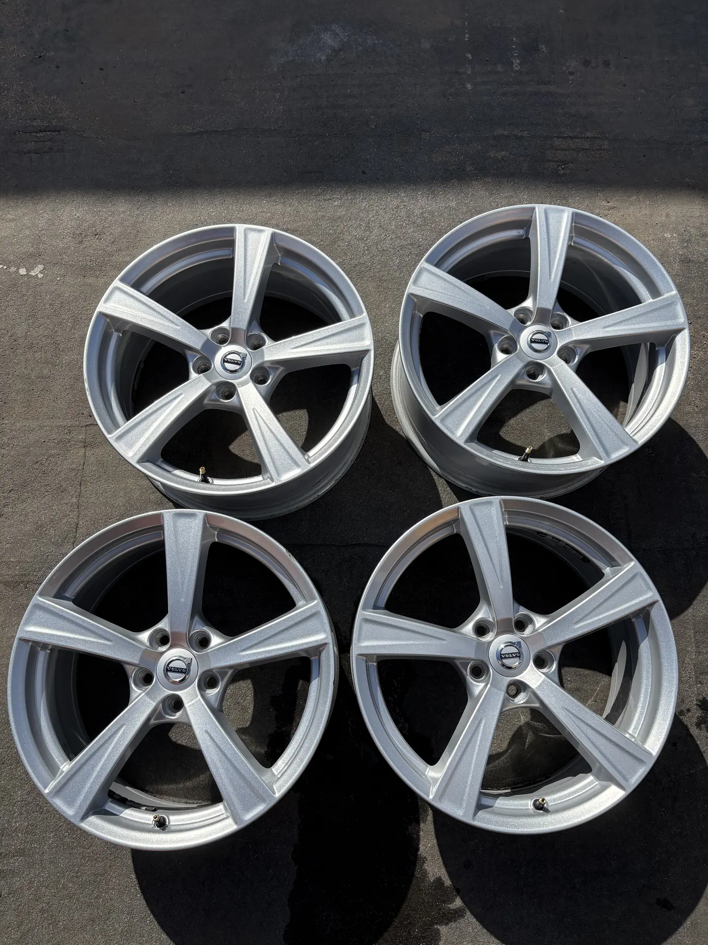 8xR18 5 108 ET42 DIA63.4 к Volvo XC90