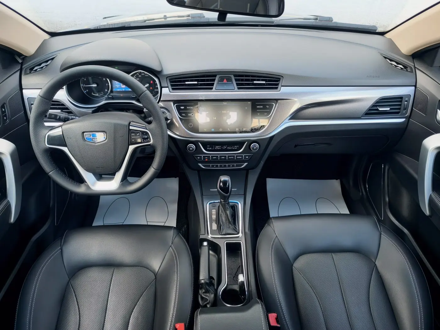 От Geely Emgrand до Ford Escape: выбираем авто c пробегом до 30 тысяч рублей