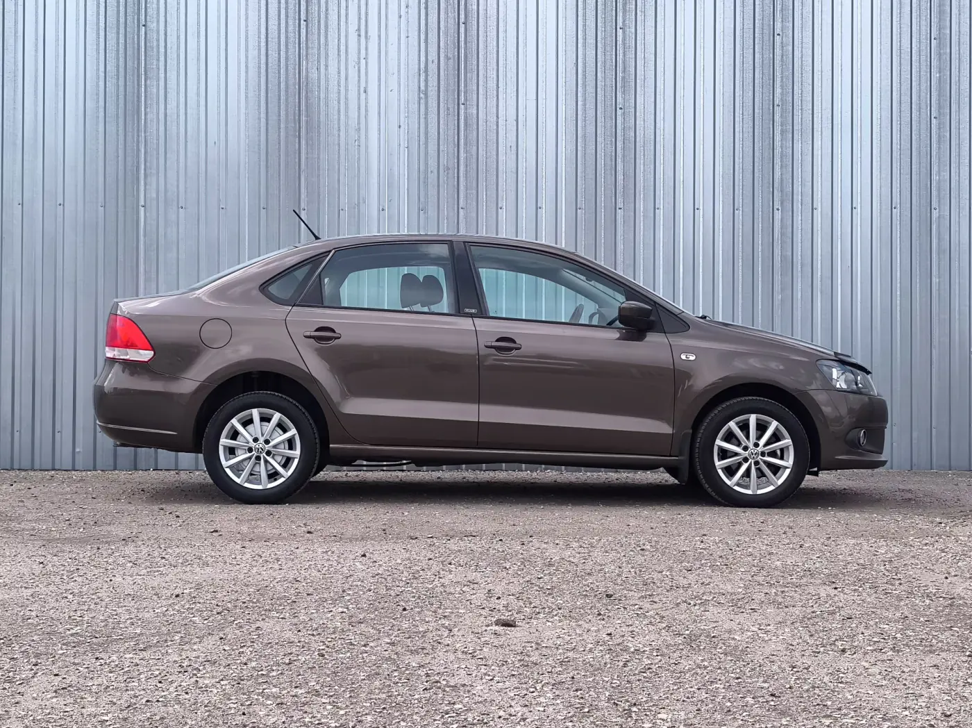 От Geely Emgrand до Ford Escape: выбираем авто c пробегом до 30 тысяч рублей
