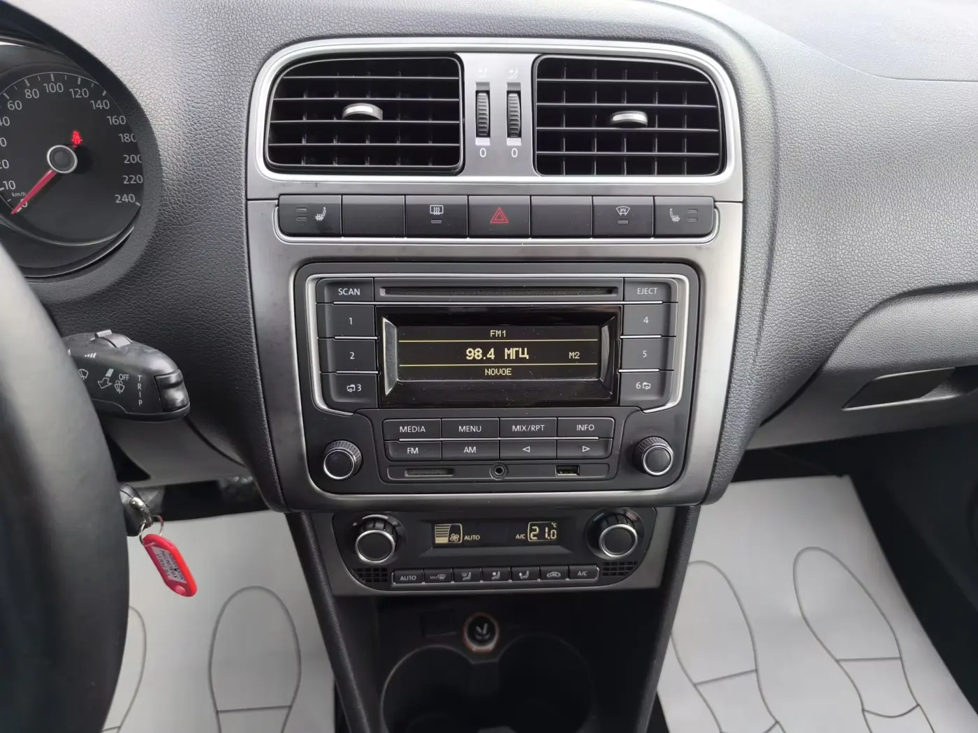 От Geely Emgrand до Ford Escape: выбираем авто c пробегом до 30 тысяч рублей