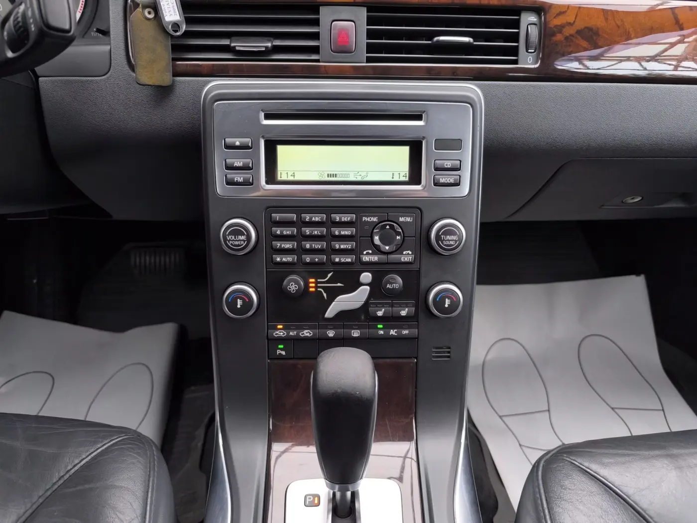 От Geely Emgrand до Ford Escape: выбираем авто c пробегом до 30 тысяч рублей