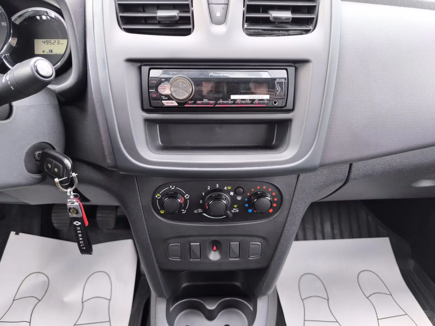 От Geely Emgrand до Ford Escape: выбираем авто c пробегом до 30 тысяч рублей