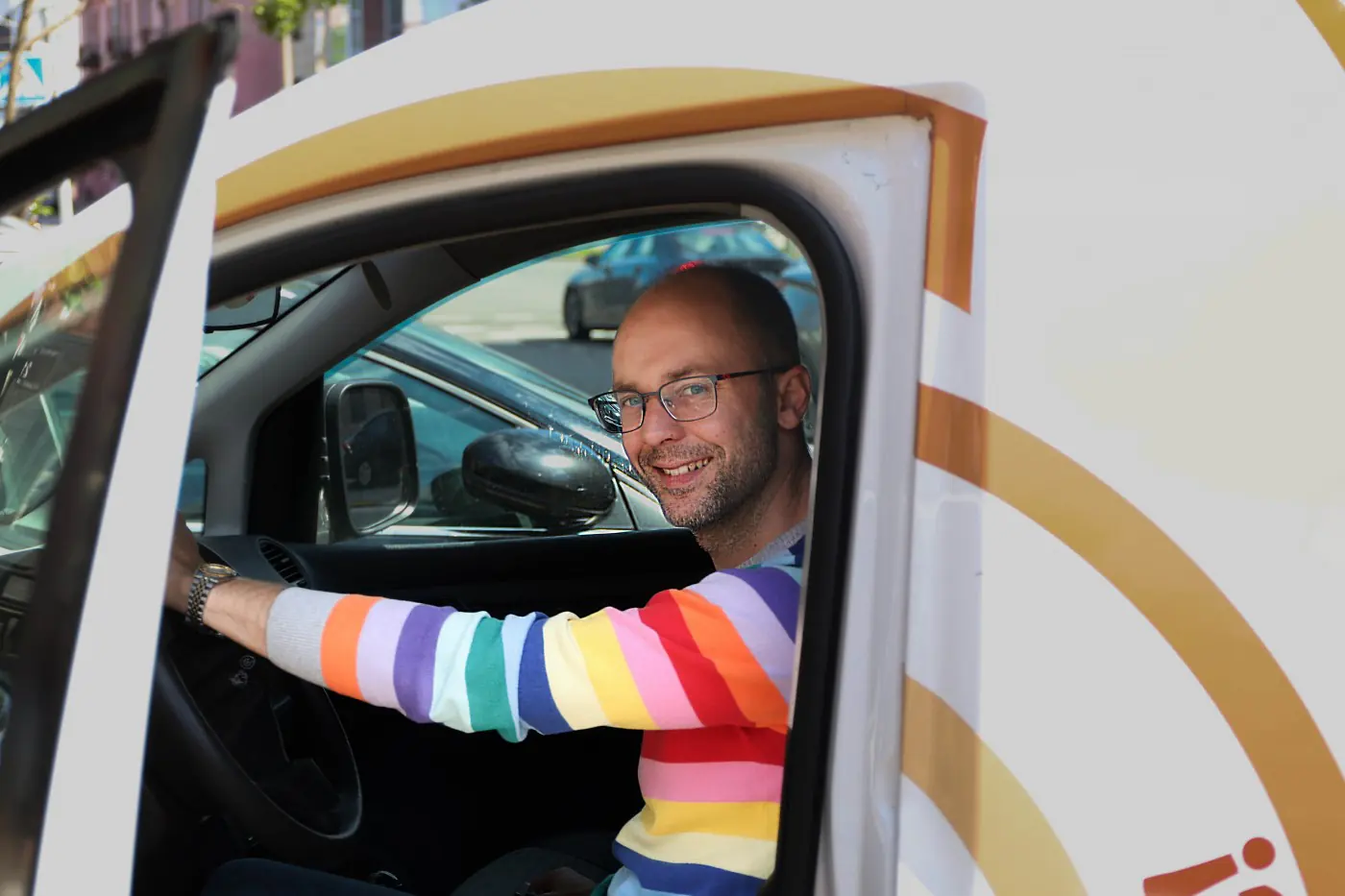 «Дизельный Volkswagen Caddy на механике – лучший выбор»: владелец сети мобильных кофеен о бизнесе и не только