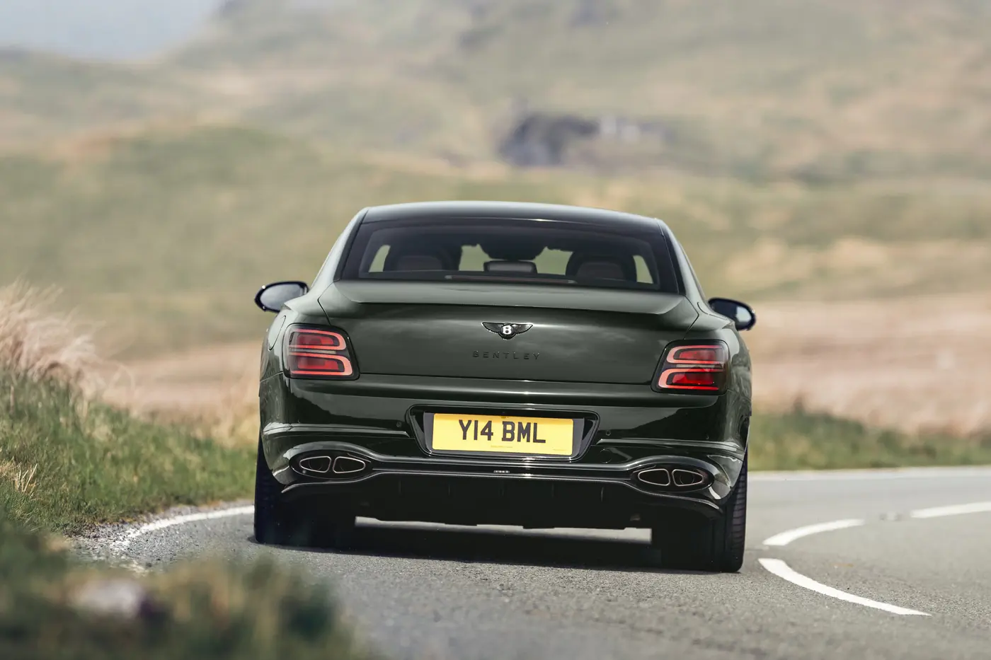 Роскошная «шпора»: как изменился седан Bentley Flying Spur