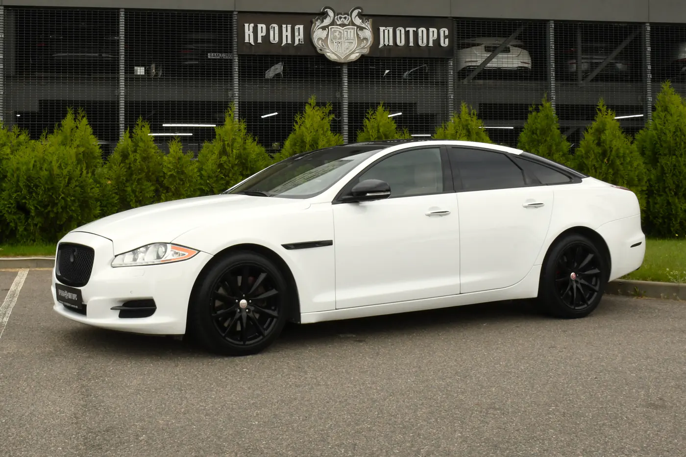 Jaguar XJ IV (X351), 2011