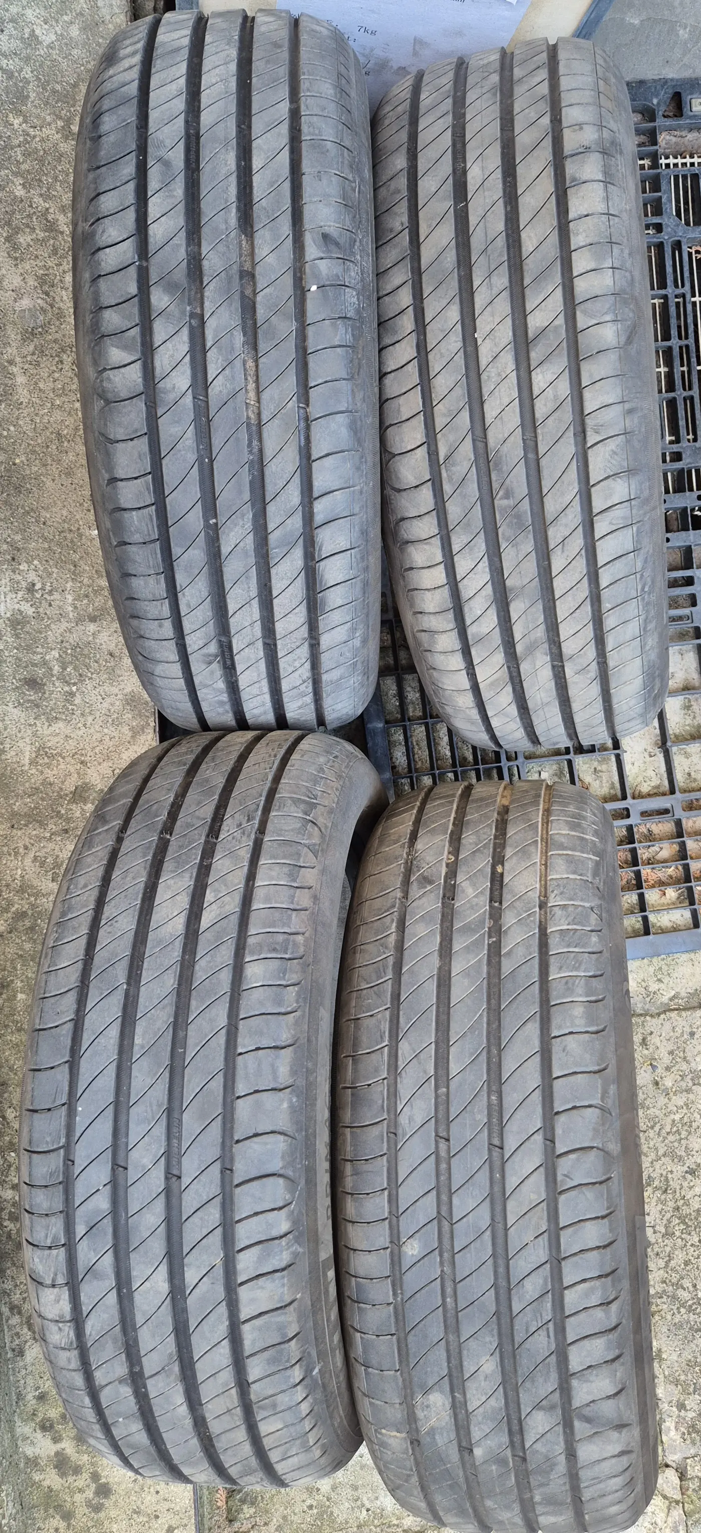 R16 205 55 Michelin Primacy-4
