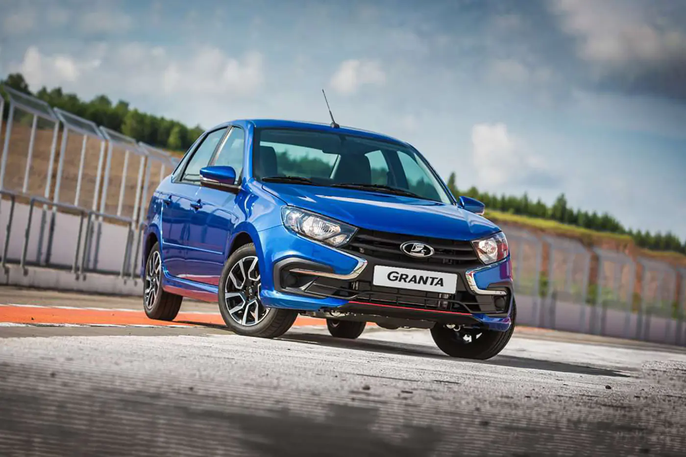 Двухпедальная Lada Granta: когда ждать