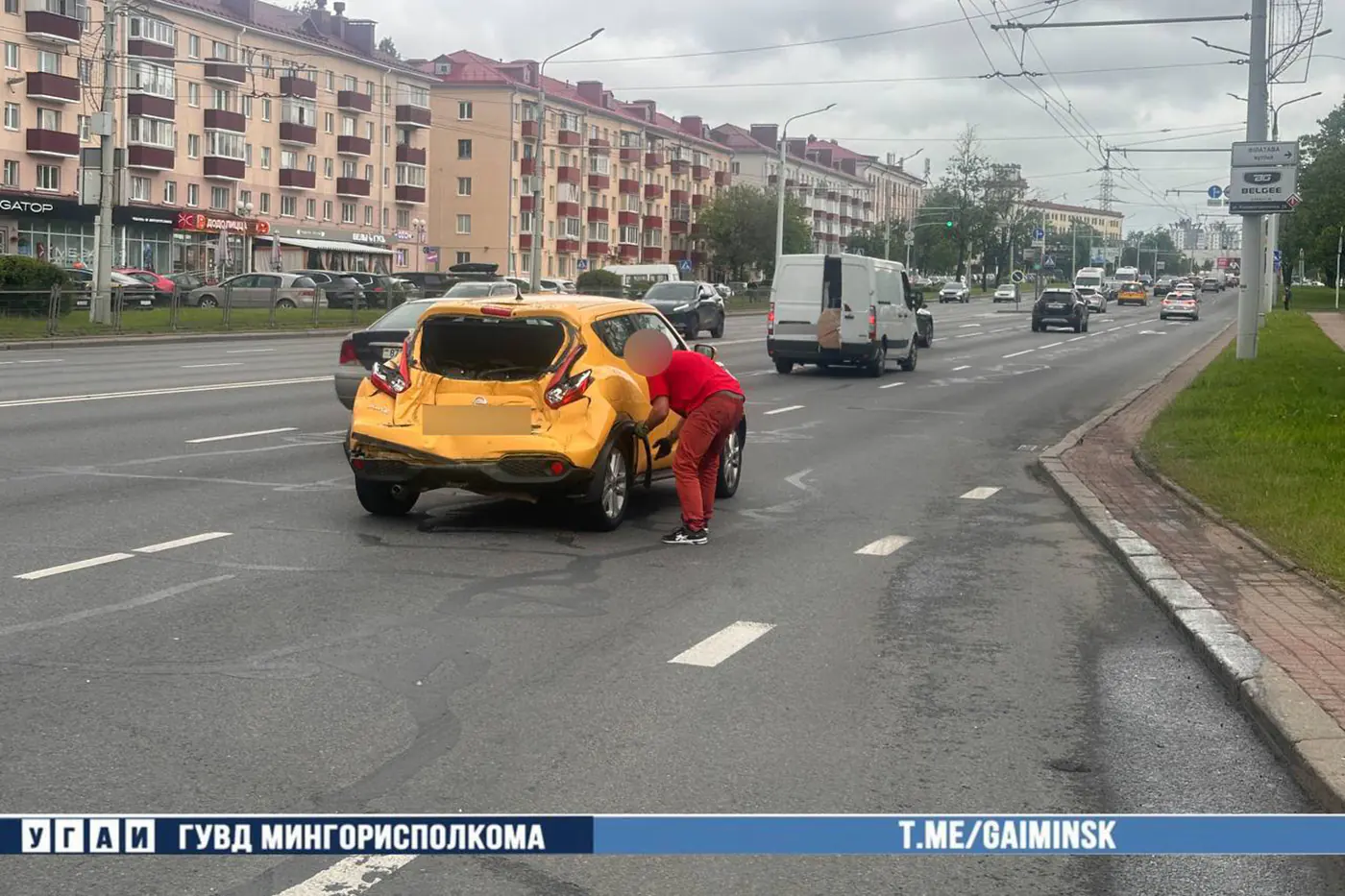 Автокран врезался в Nissan на Партизанском проспекте