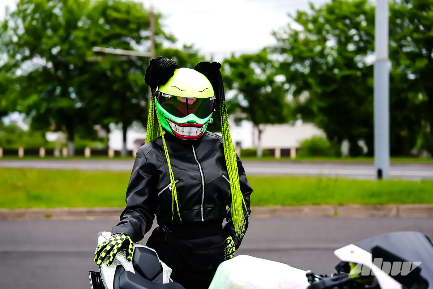 Уникальный Kawasaki ZX-6R из Могилева: 15 кг страз и 127 л.с.