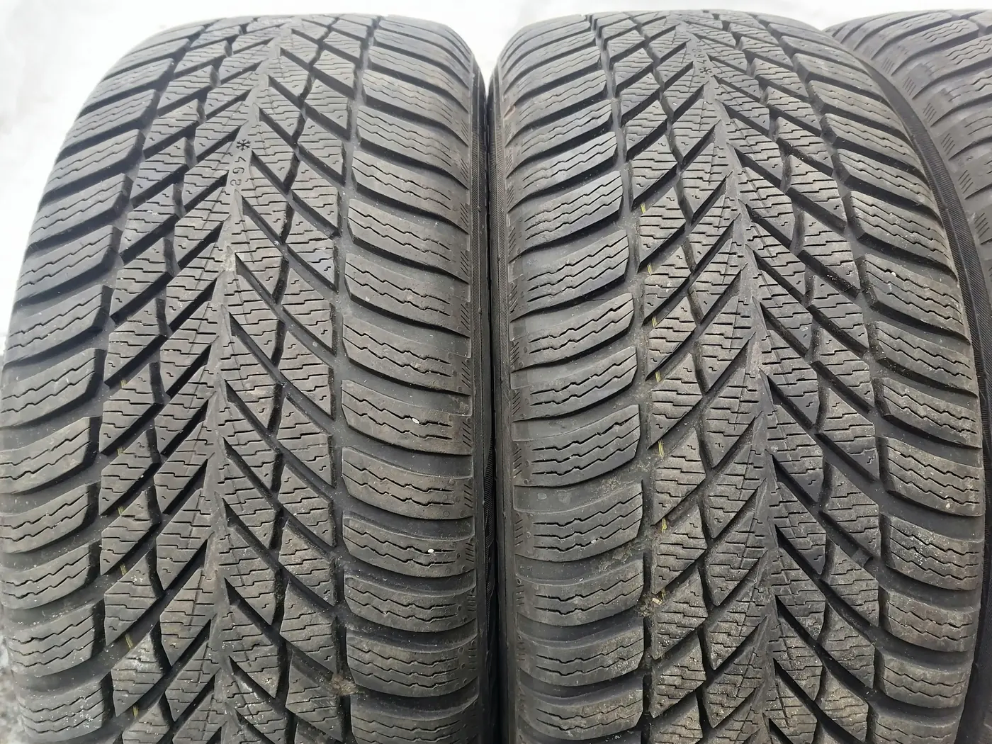 R17 225 50 Nokian Snowproof 2