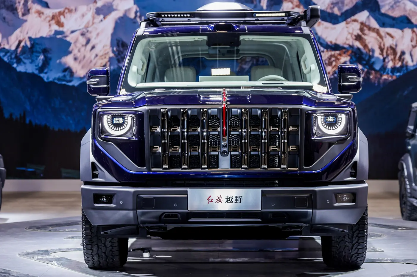 Раскрыто название нового рамного внедорожника Hongqi