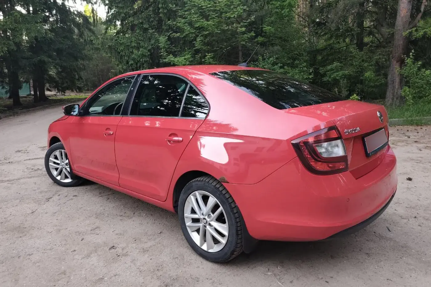 «Ездила девушка»: какие автомобили продают с популярной формулировкой