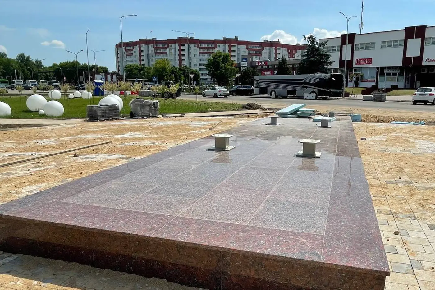 В Жодино создают необычную фотозону с электробусом