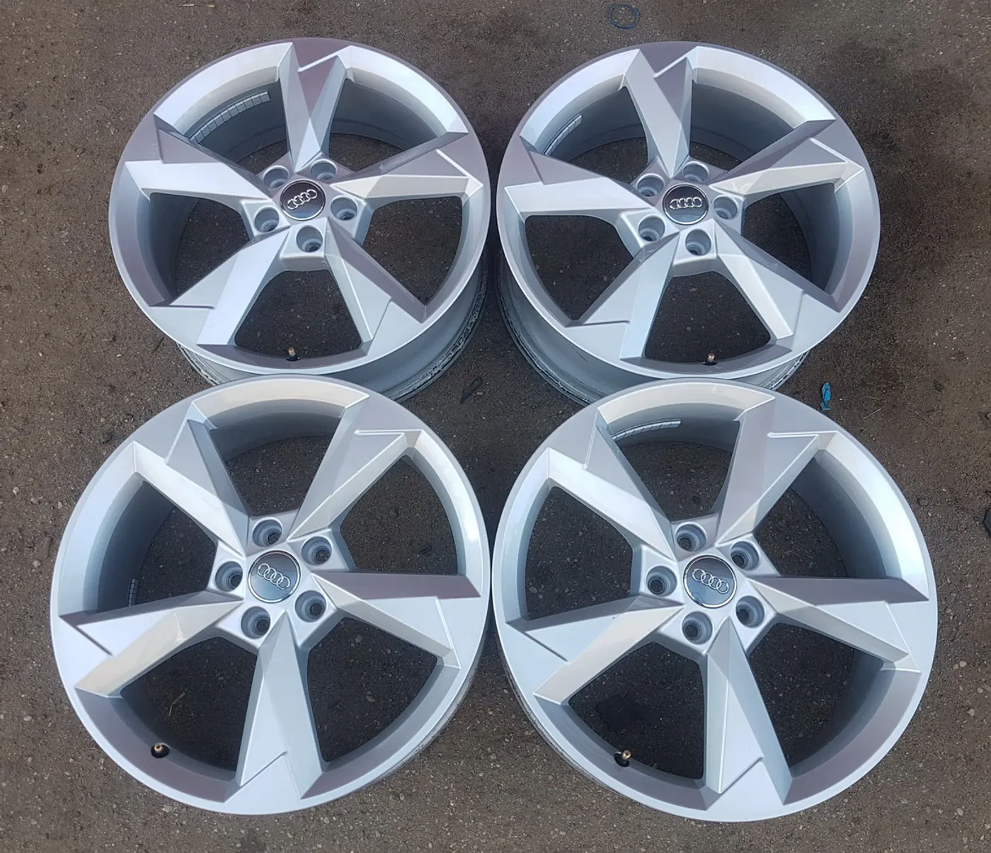 7xR19 5 112 ET43 DIA57.1 к Audi Q3