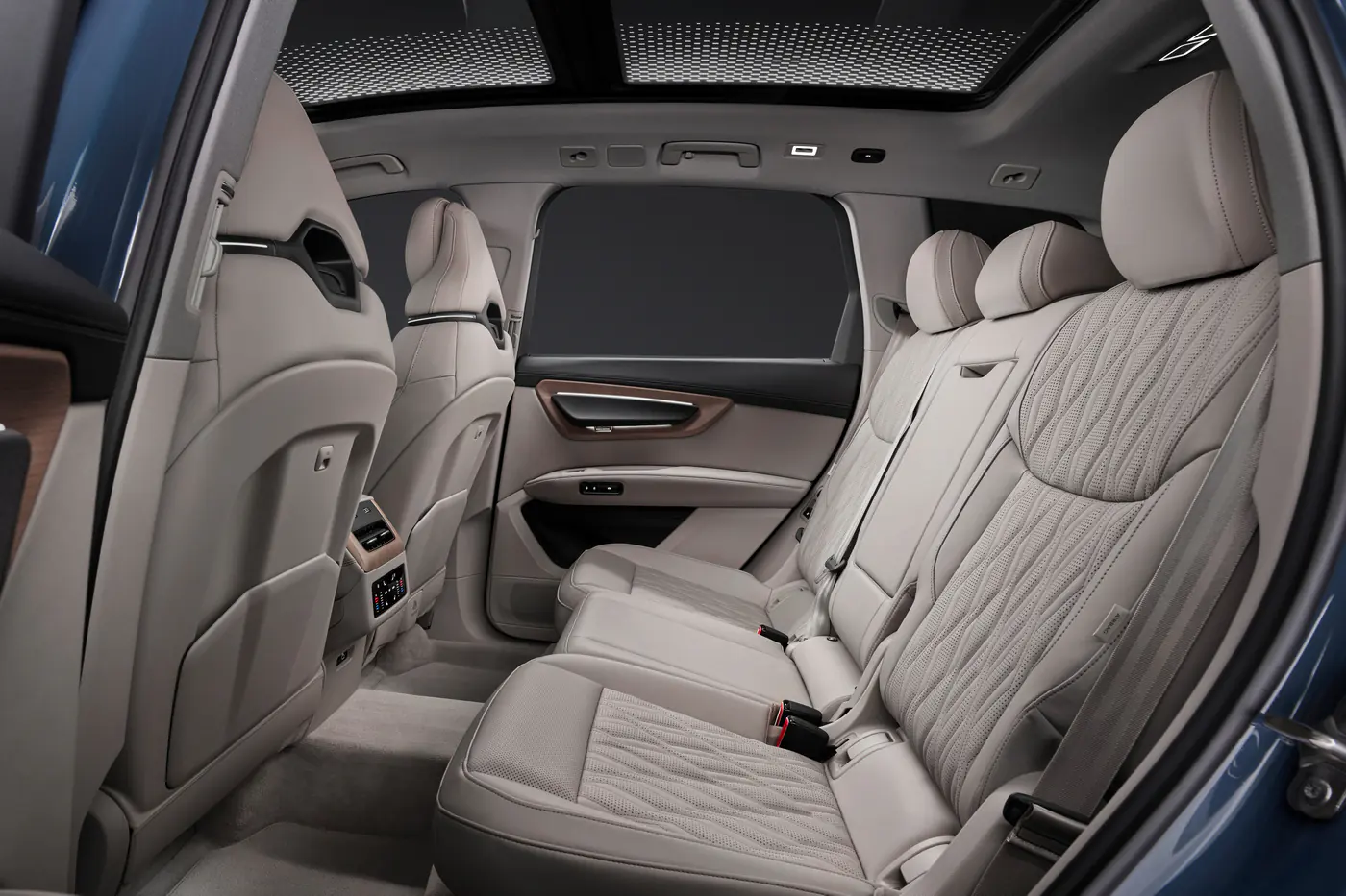 Кроссовер Audi Q7 третьего поколения: что новенького