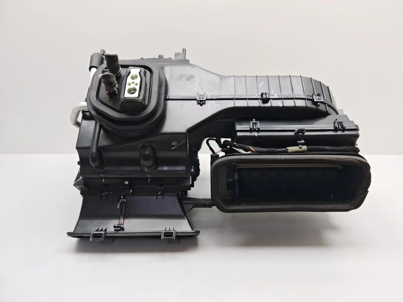 Корпус отопителя (печки) к Geely Tugella 2022