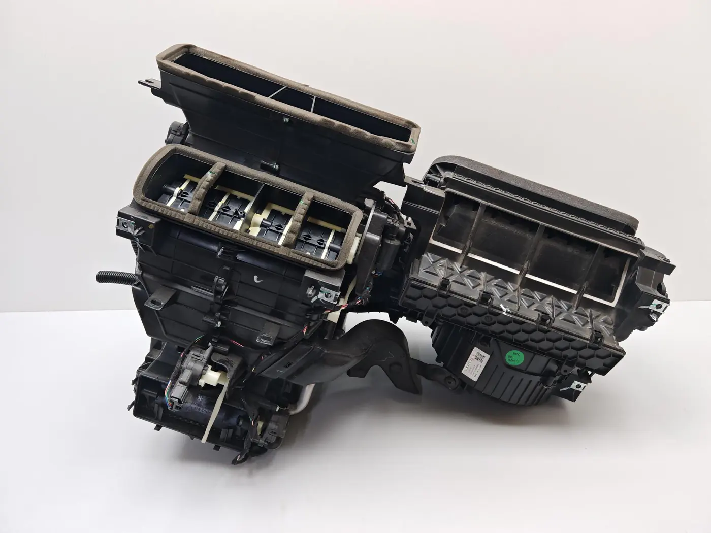 Корпус отопителя (печки) к Geely Monjaro 2024